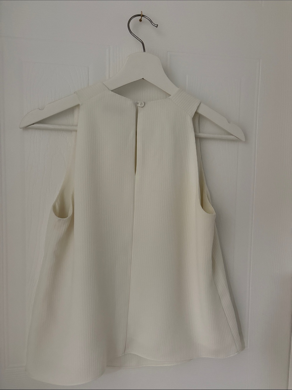 Babaton White Sleeveless Round-Neck Camisole - Picture 3 of 4
